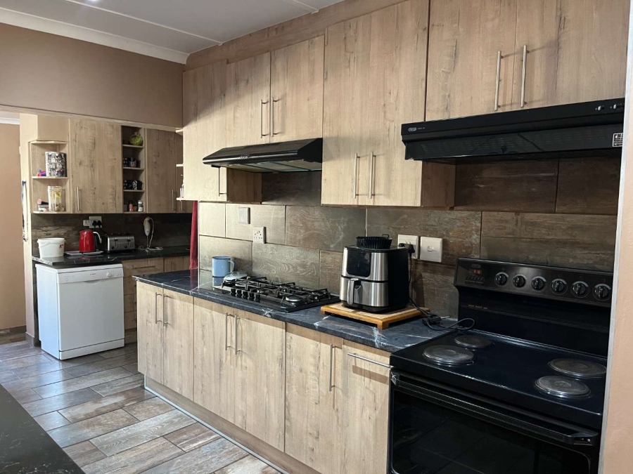 5 Bedroom Property for Sale in Blydeville Northern Cape